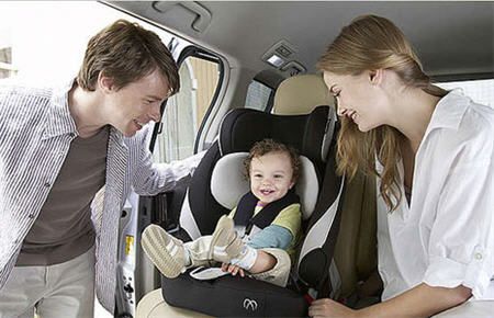 Preschooler i bilen: hvordan man sikrer barnets sikkerhed?