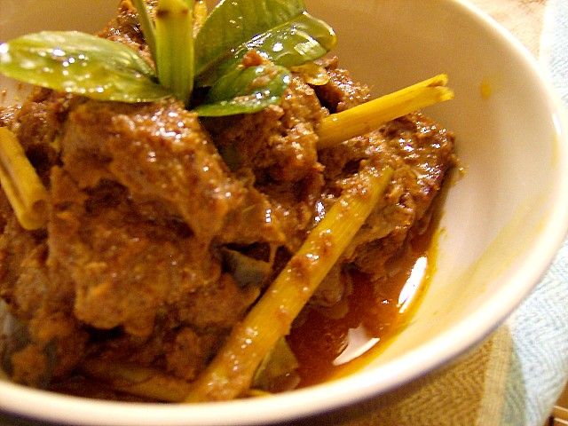 11. Rendang, Indonesien